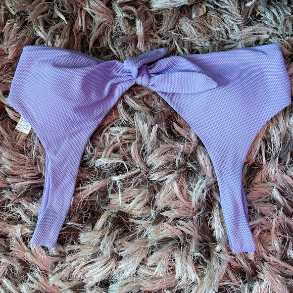 Hollister Purple Bikini top with Tie Detail - Picture 1 of 7